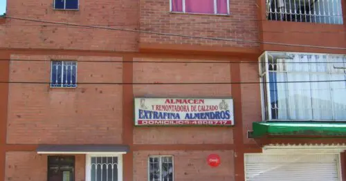 ALMACEN Y REMONTADORA DE CALZADO EXTRAFINA ALMENDROS ALMACEN Y REMONTADORA DE CALZADO EXTRAFINA ALMENDROS